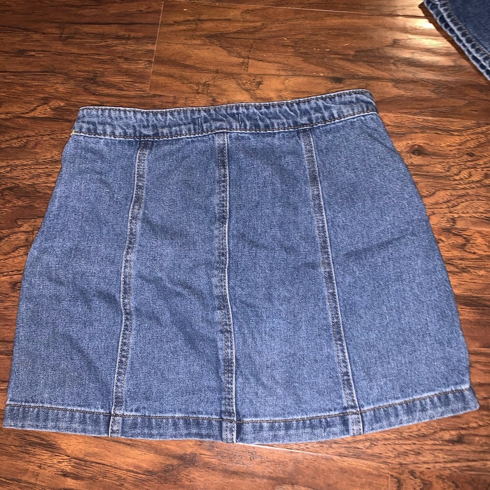 Forever 21 Zip Up Skirt - Picture 3 of 3